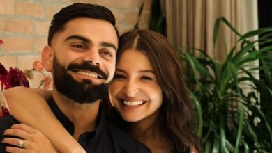 पूर्व कप्तान विराट कोहली (Viral Kohli) और बॉलीवुड अभिनेत्री अनुष्का शर्मा (Anushka Sharma) जल्द ही दूसरी बार माता पिता बनने की तैयारी में है।